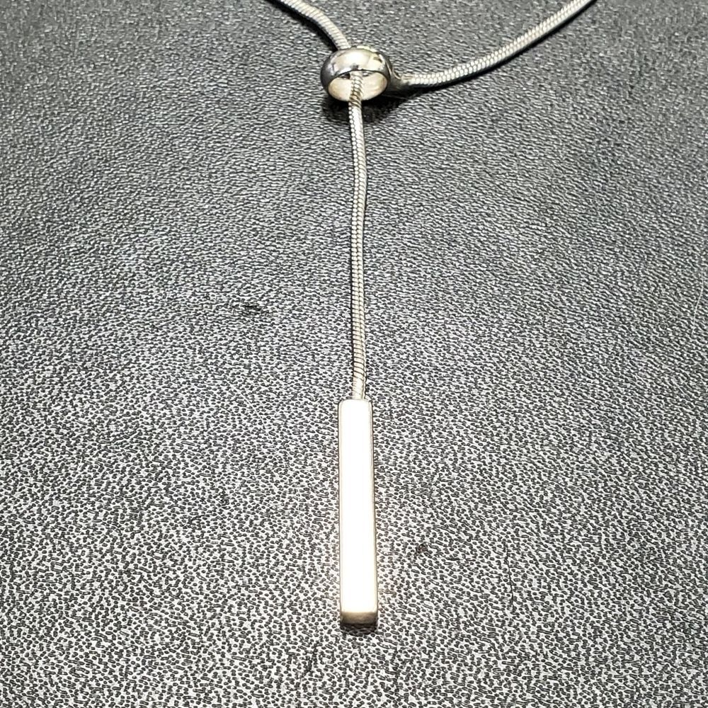 Silver tone Y style necklace 20"